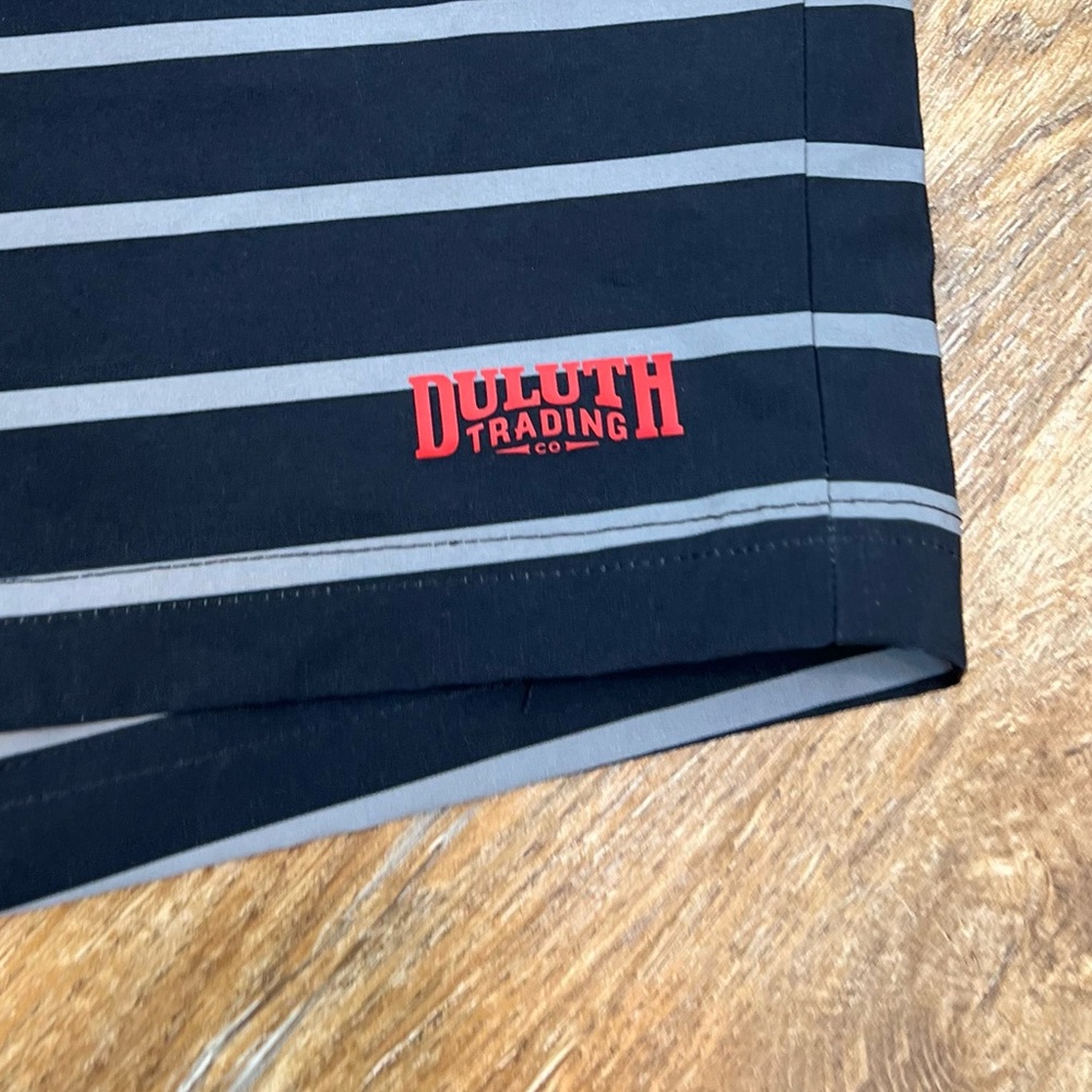 New Duluth Trading Co Men's DuluthFlex Bull Moose 9" Printed Board Short, Sz 42 - Picture 8 of 13